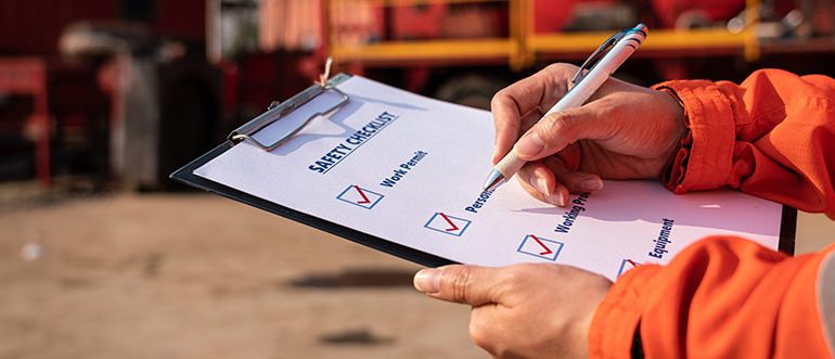 controles de peligros en ISO 45001